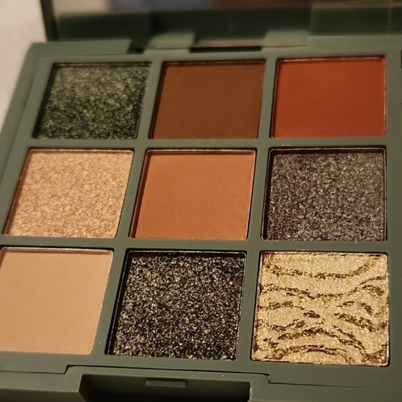 Ciate London Trend Edit Palette "Olive" 9-Pan Eyeshadow Palette - Picture 5 of 8